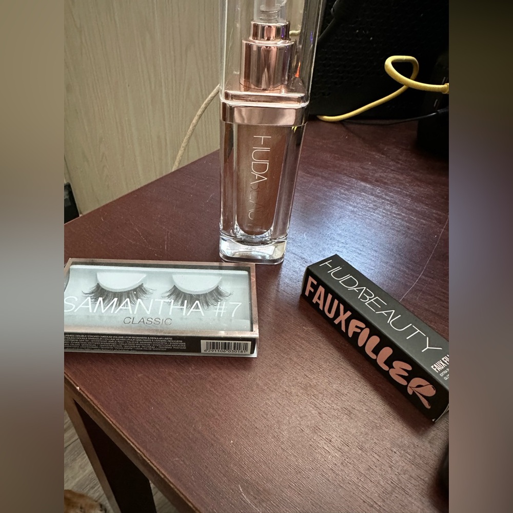 Huda Beauty Gift Set